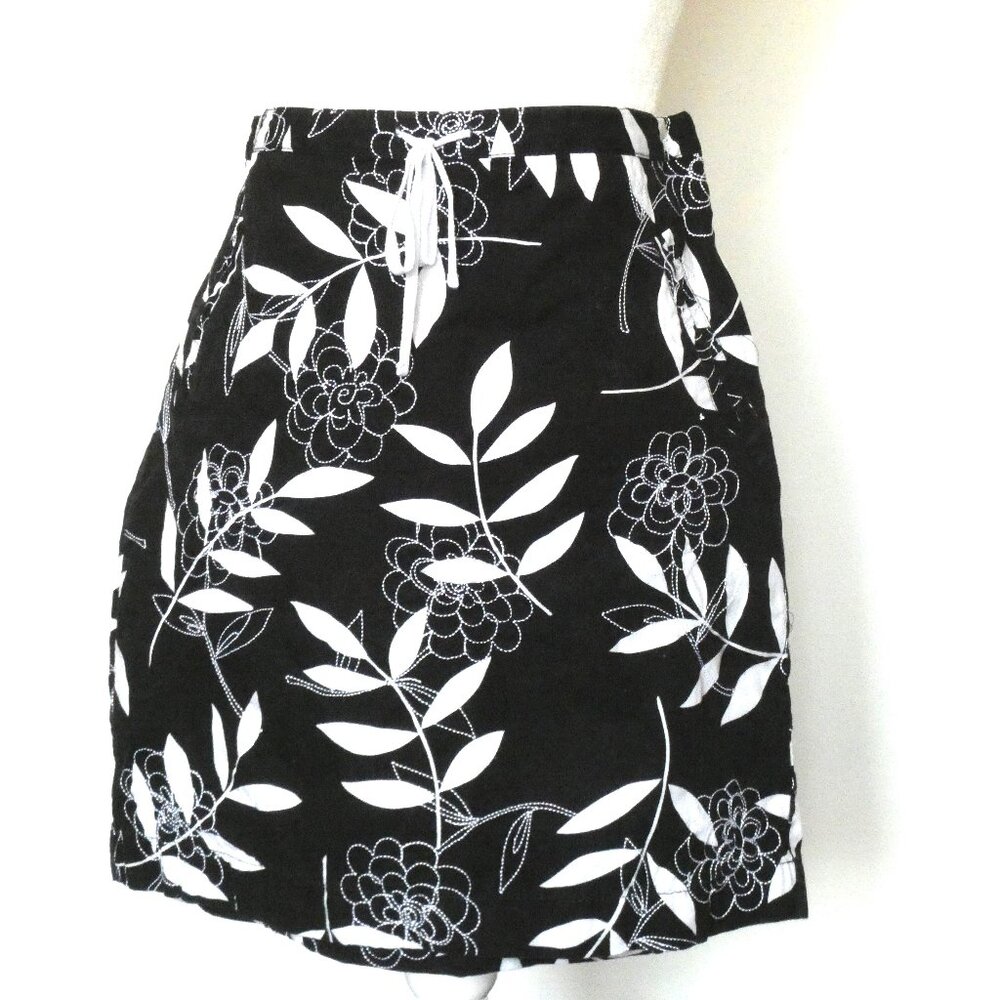 Loft Black and White Floral Drawstring Skirt, Size 8